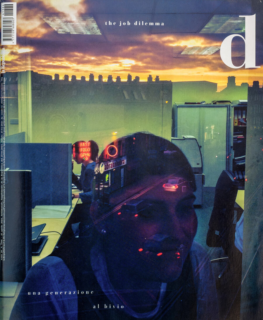 d La Repubblica magazine, Office reflection front cover