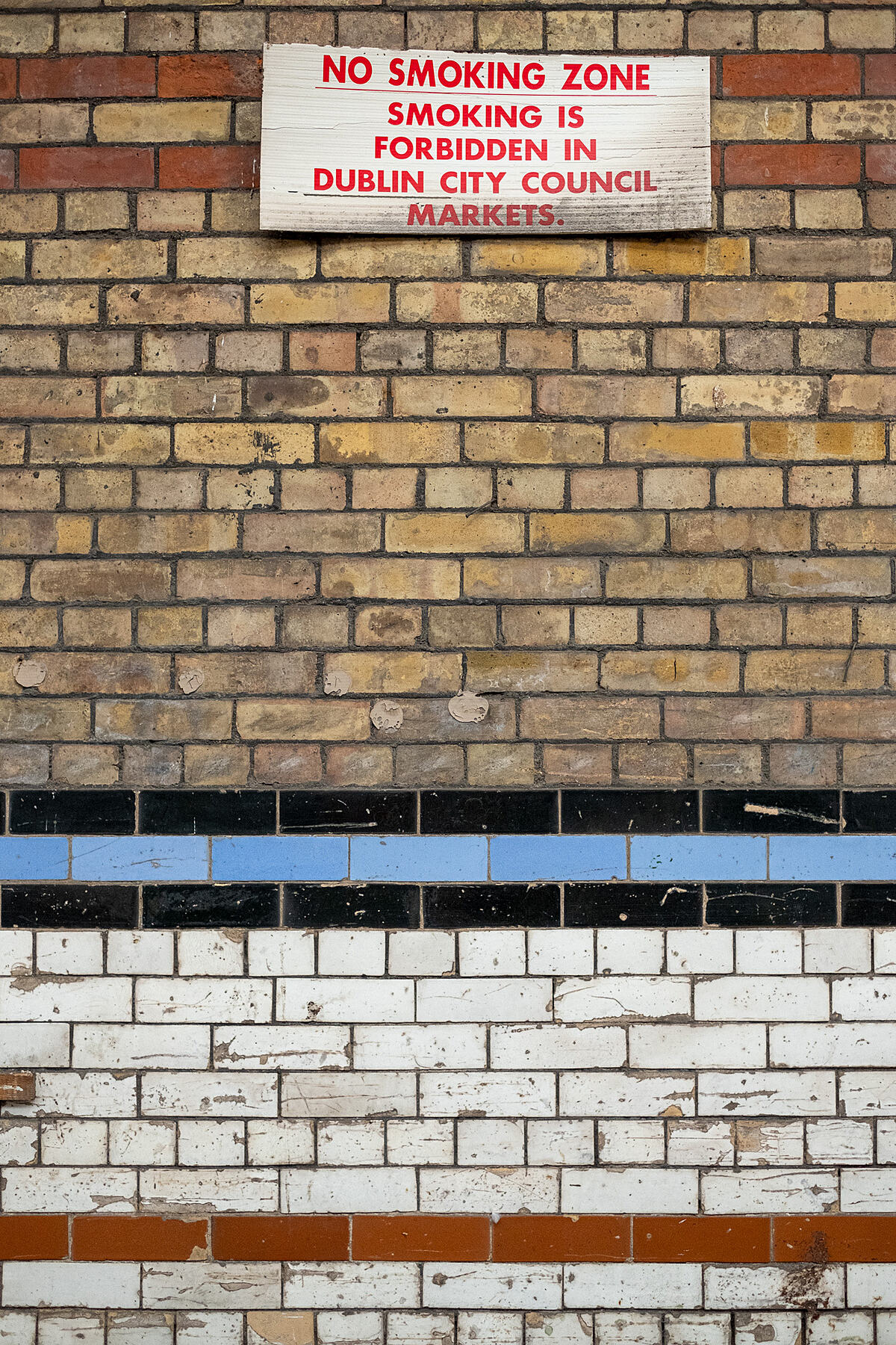 No smoking zone | Colour photograph - 2019