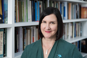 Eilin de Paor by her books