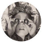 Child watching | B&W photograph